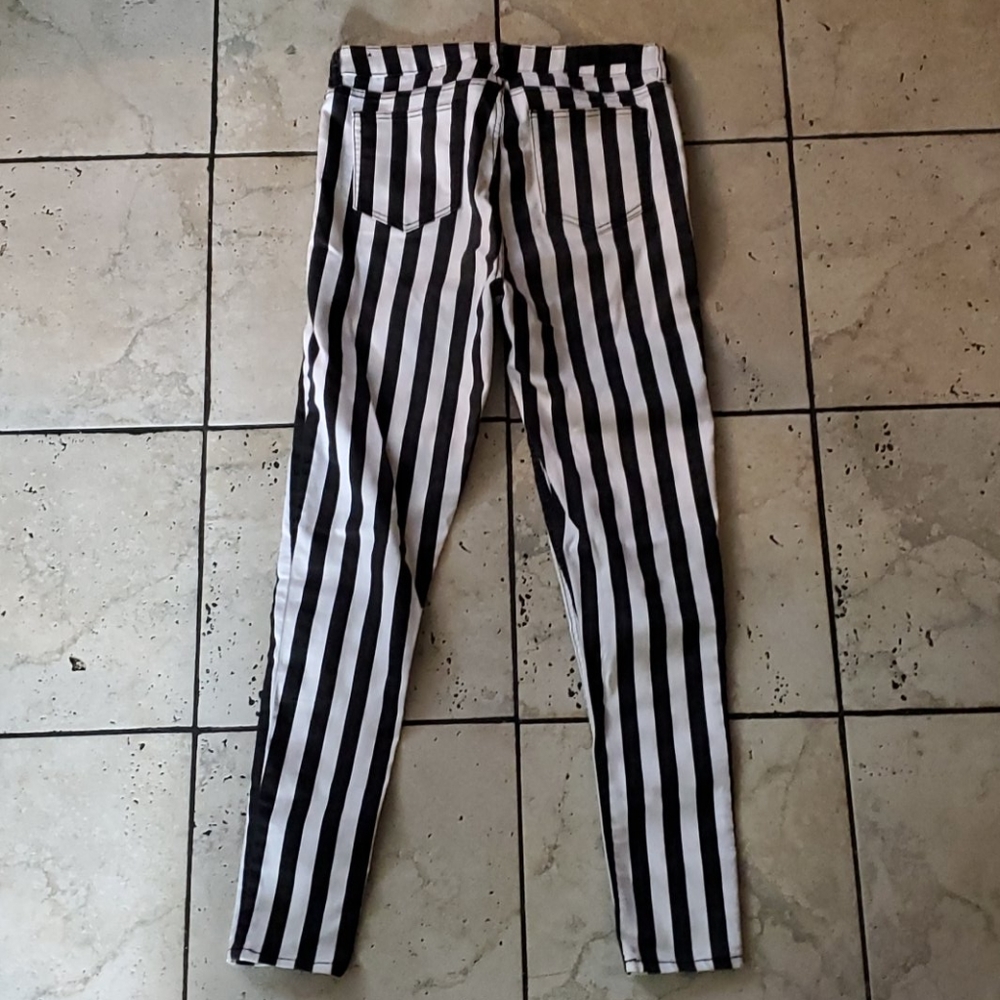 HotTopic size 11 blackheart jeans